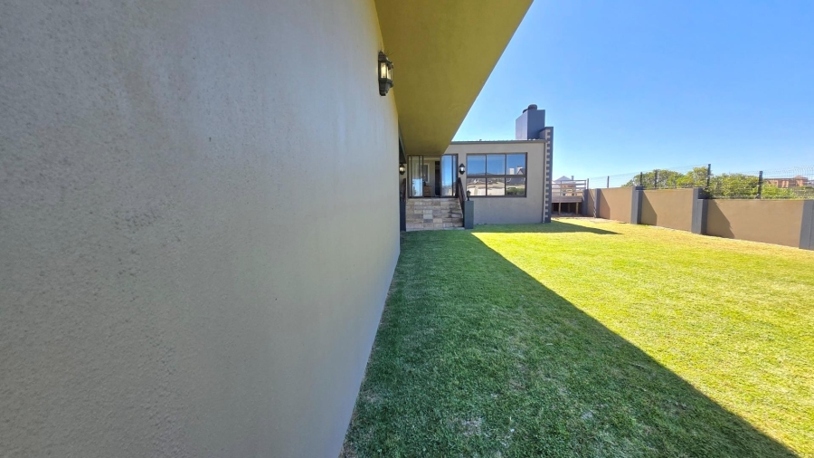 4 Bedroom Property for Sale in Kleinbaai Western Cape